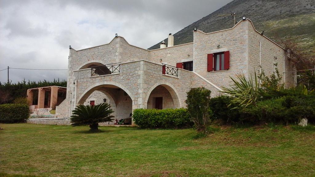 Foivos 2 Hotel Gythio Esterno foto