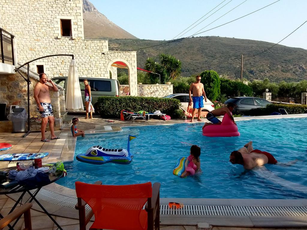 Foivos 2 Hotel Gythio Esterno foto