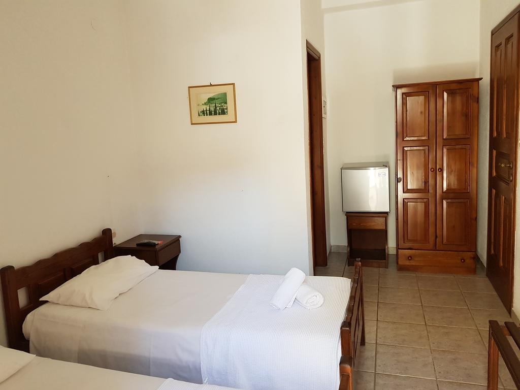 Foivos 2 Hotel Gythio Esterno foto