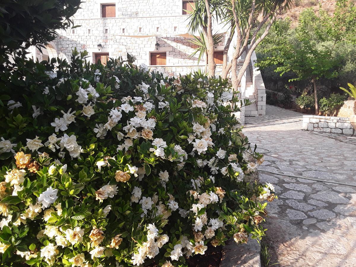 Foivos 2 Hotel Gythio Esterno foto